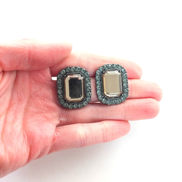 Dana Buchman Sparkly Glam Large Statement Rhinestone Clip On Earrings - Picture 3 of 3